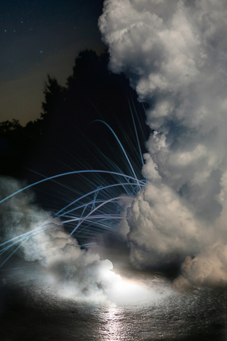 Illustration for article titled Gorgeous Photos Capture Smoke Bombs and Pyrotechnics As They Explode